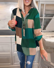 Top met kleurblokken en ruches met V-hals in de kleur Groen voor dames in stijl ideaal voor de herfst.