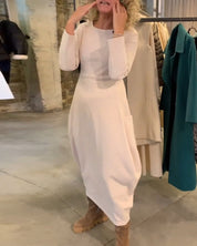 Veelzijdige jurk met ronde hals en lange mouwen in de kleur Wit voor dames in stijl ideaal voor de herfst.