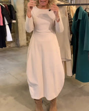 Veelzijdige jurk met ronde hals en lange mouwen in de kleur Wit voor dames in stijl ideaal voor de herfst.