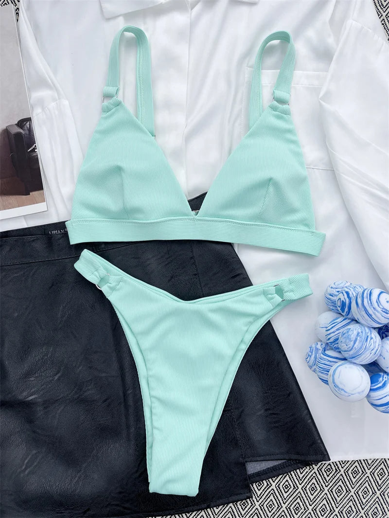 Vera | Unieke & trendy bikini in de kleur Zwart voor dames in Beach stijl ideaal voor de zomer.