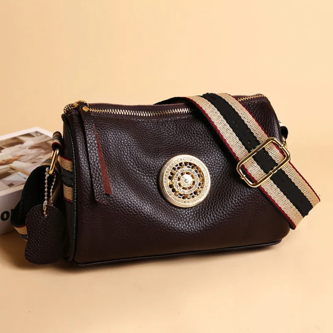 Veronica Boston Tas | Compact & Casual in de kleur Khaki voor dames in Casual stijl geschikt voor alle seizoenen.