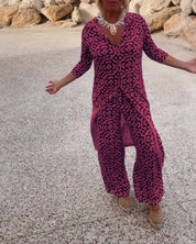 Vintage zomersetje met revers en knopen in de kleur Marineblauw voor dames in Heritage stijl ideaal voor de lente.