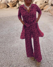 Vintage zomersetje met revers en knopen in de kleur Marineblauw voor dames in Heritage stijl ideaal voor de lente.