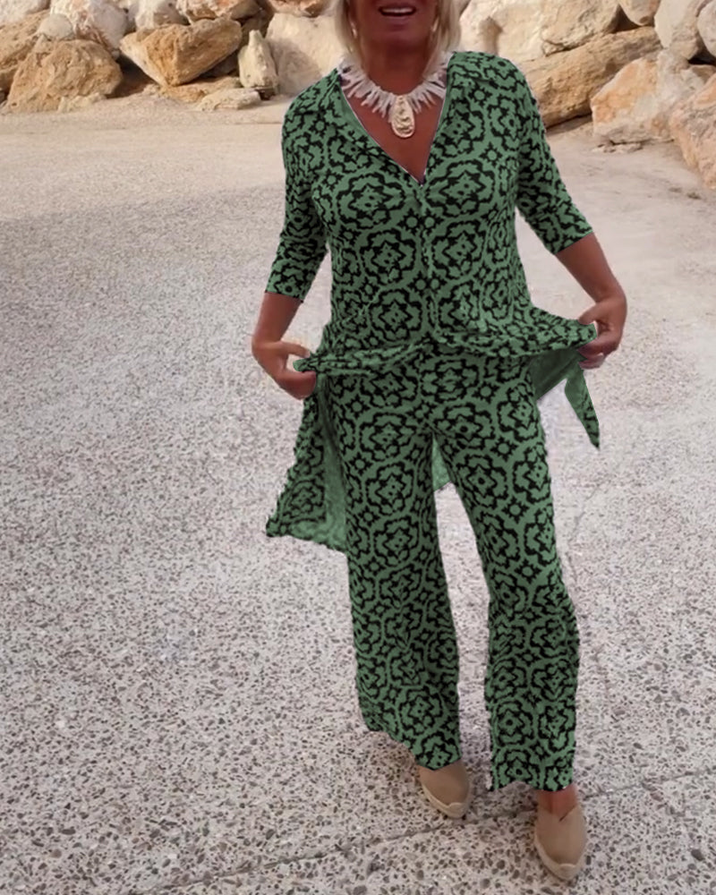 Vintage zomersetje met revers en knopen in de kleur Marineblauw voor dames in Heritage stijl ideaal voor de lente.