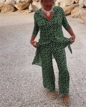 Vintage zomersetje met revers en knopen in de kleur Marineblauw voor dames in Heritage stijl ideaal voor de lente.