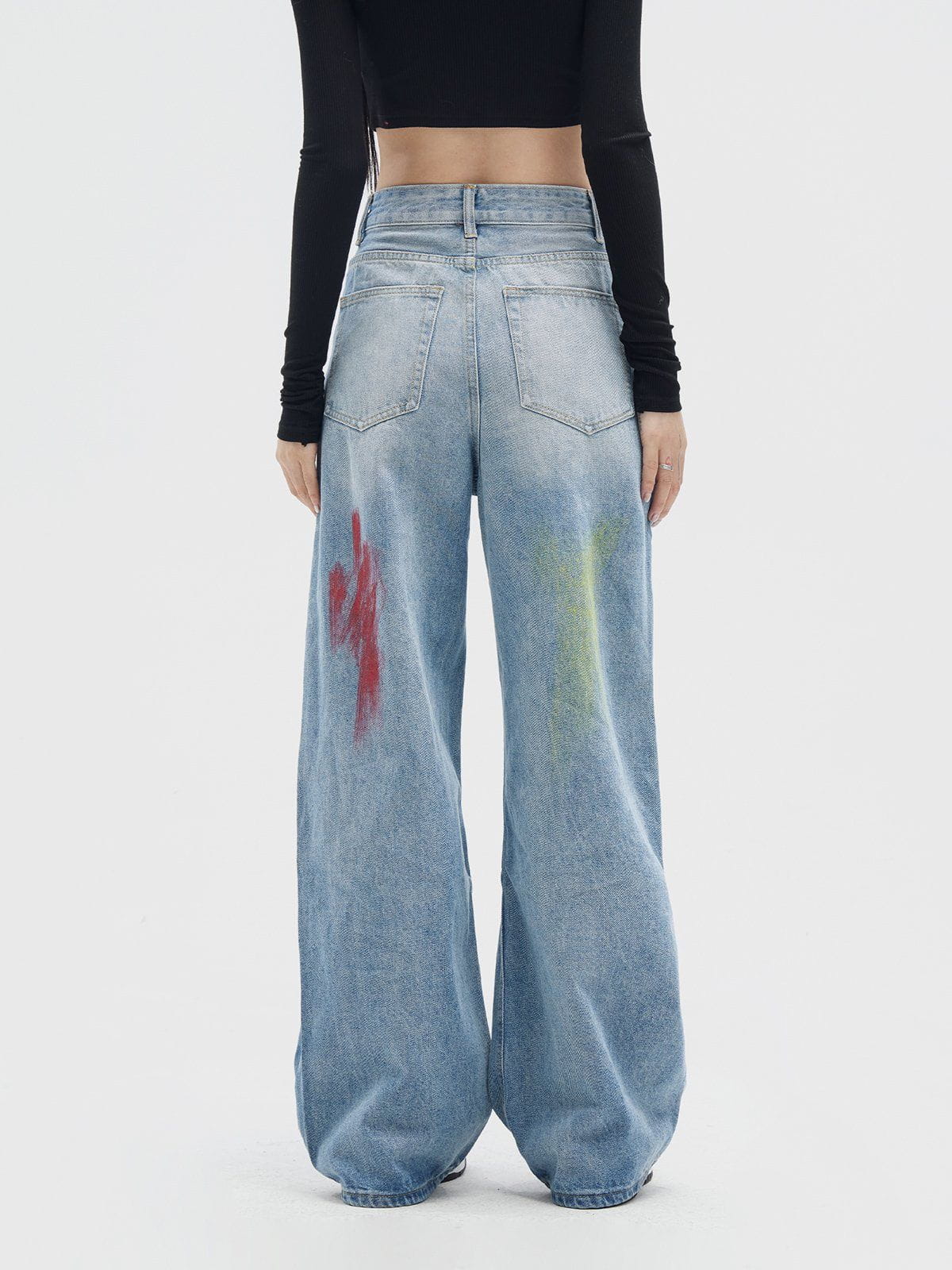 Yaki | Dames modebroek met graffiti motief in de kleur Blauw voor dames in stijl geschikt voor alle seizoenen.