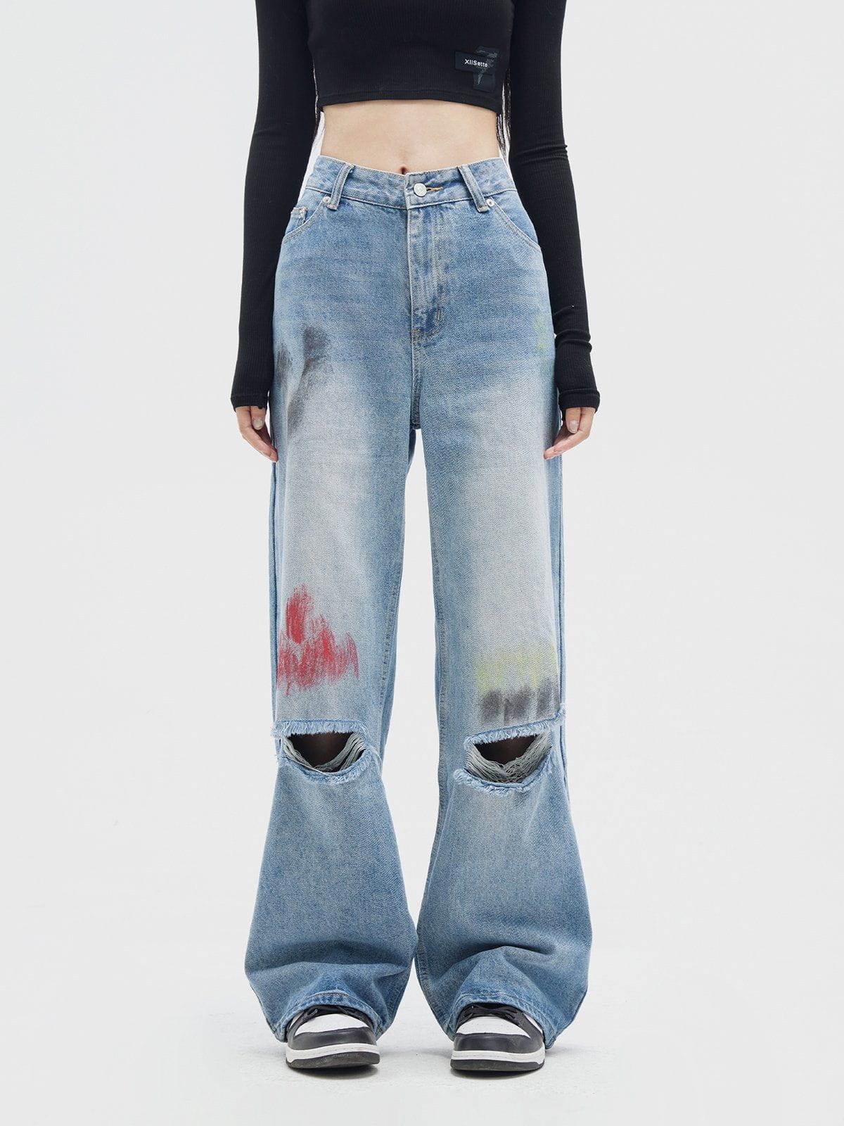 Yaki | Dames modebroek met graffiti motief in de kleur Blauw voor dames in stijl geschikt voor alle seizoenen.