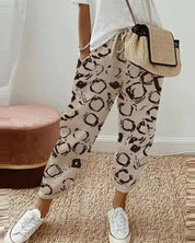 Linnen damesbroek, ideaal voor een moeiteloze alledaagse look. Gemaakt van comfortabel linnen, met een informele en basisstijl, perfect voor lente en zomer.