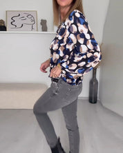 Bedrukte elegante blouse met bandjes in de kleur Gemengde kleur voor dames in stijl ideaal voor de herfst.