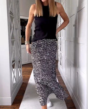 Casual bedrukte lange rok in de kleur Zwart voor dames in stijl ideaal voor de lente.