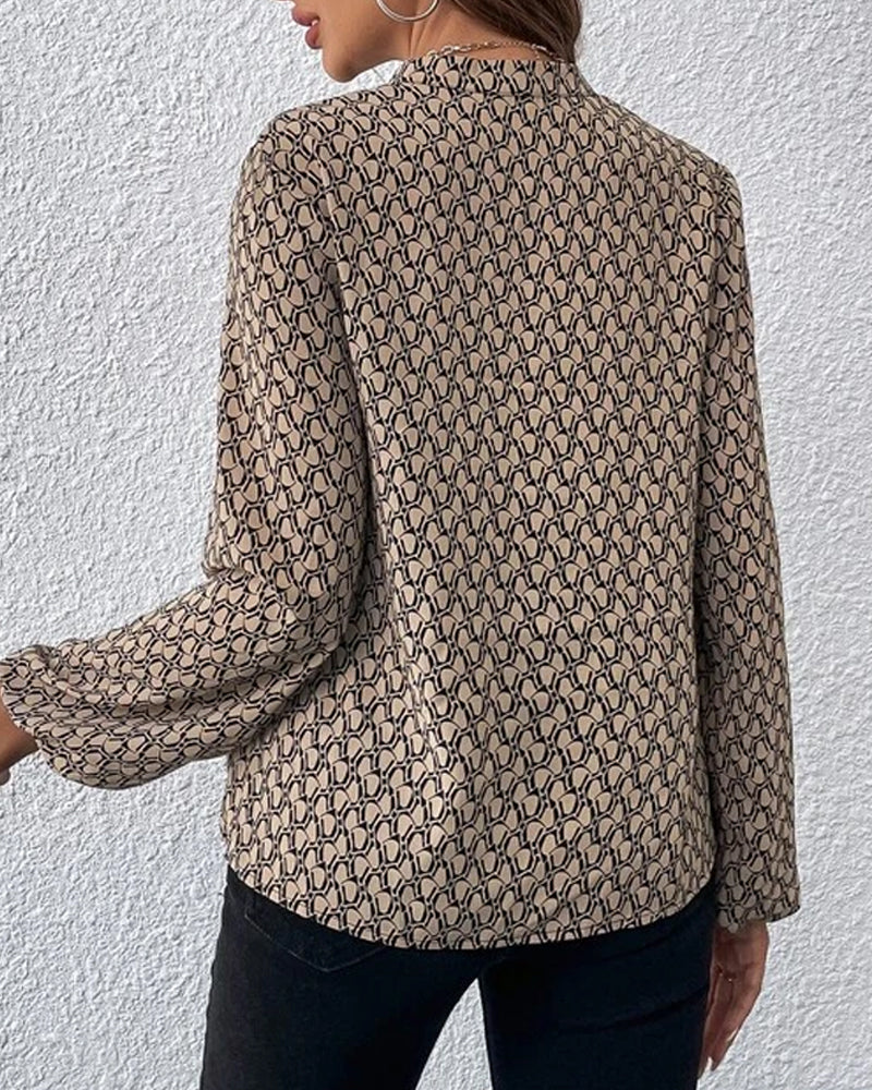 Casual Blouse met V-hals en print in de kleur Khaki voor dames in stijl ideaal voor de herfst.