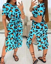 Casual Jurk Luipaardprint in de kleur Blauw voor dames in stijl ideaal voor de lente.