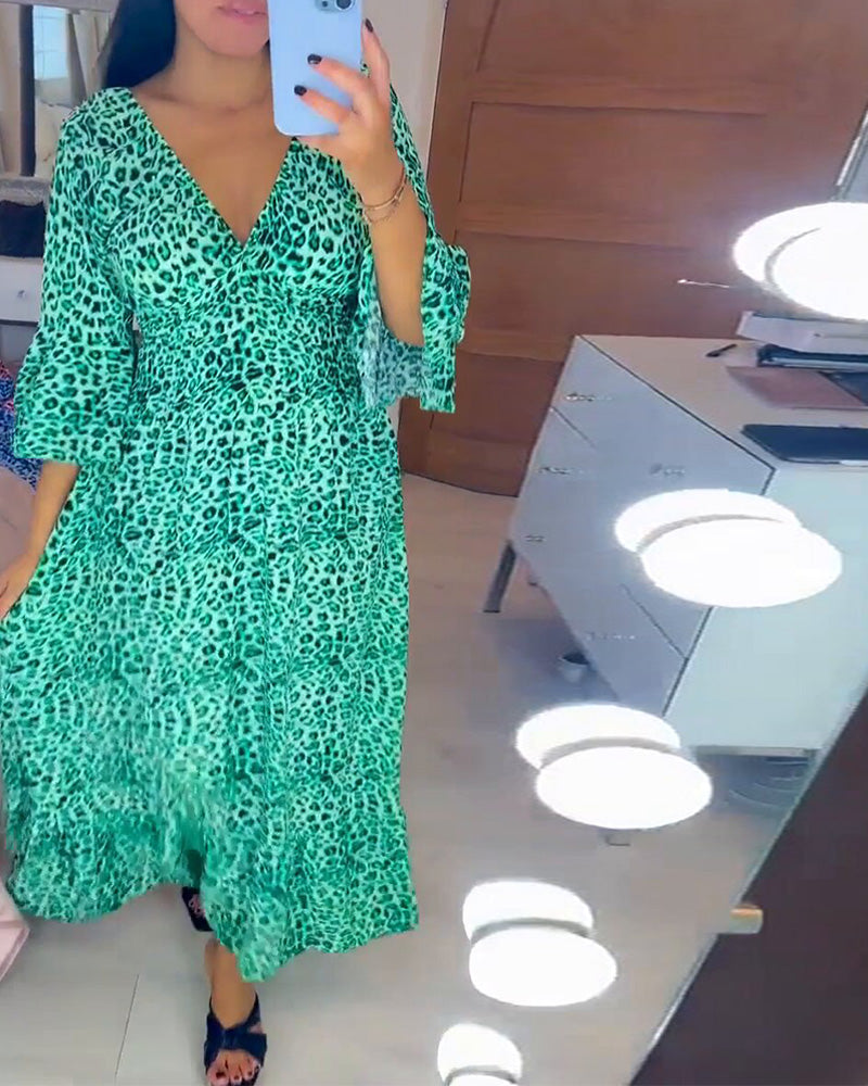 Casual Jurk Luipaardprint Nicole in de kleur Groen voor dames in stijl ideaal voor de herfst.