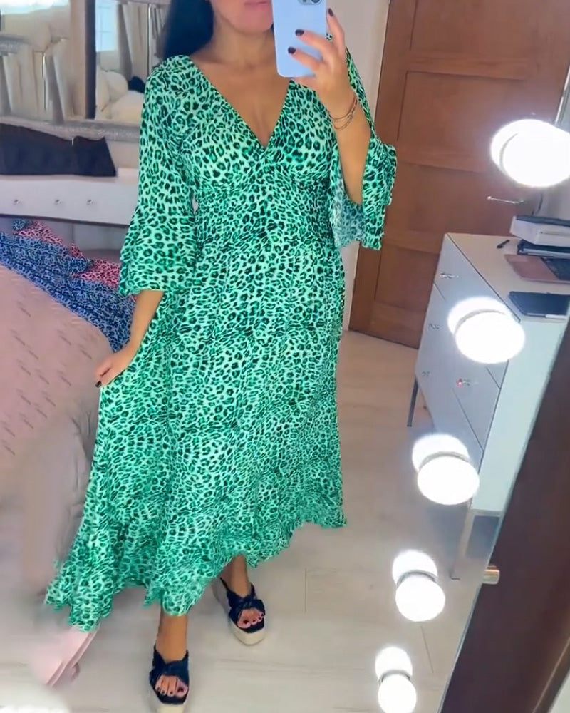 Casual Jurk Luipaardprint Nicole in de kleur Groen voor dames in stijl ideaal voor de herfst.