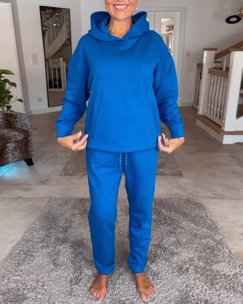 Casual tweedelige set met hoodie in de kleur Blauw voor dames in Lounge stijl ideaal voor de herfst.