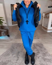 Casual tweedelige set met hoodie in de kleur Blauw voor dames in Lounge stijl ideaal voor de herfst.