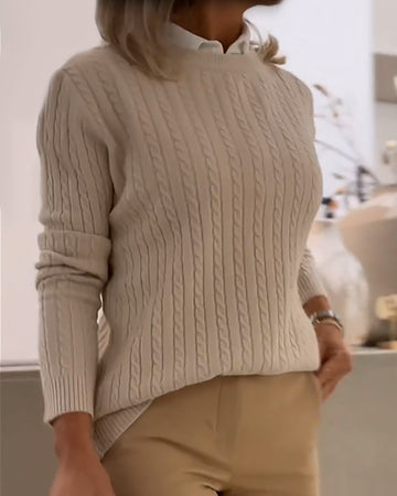Chique trui met ronde hals in de kleur Beige voor dames in stijl ideaal voor de herfst.