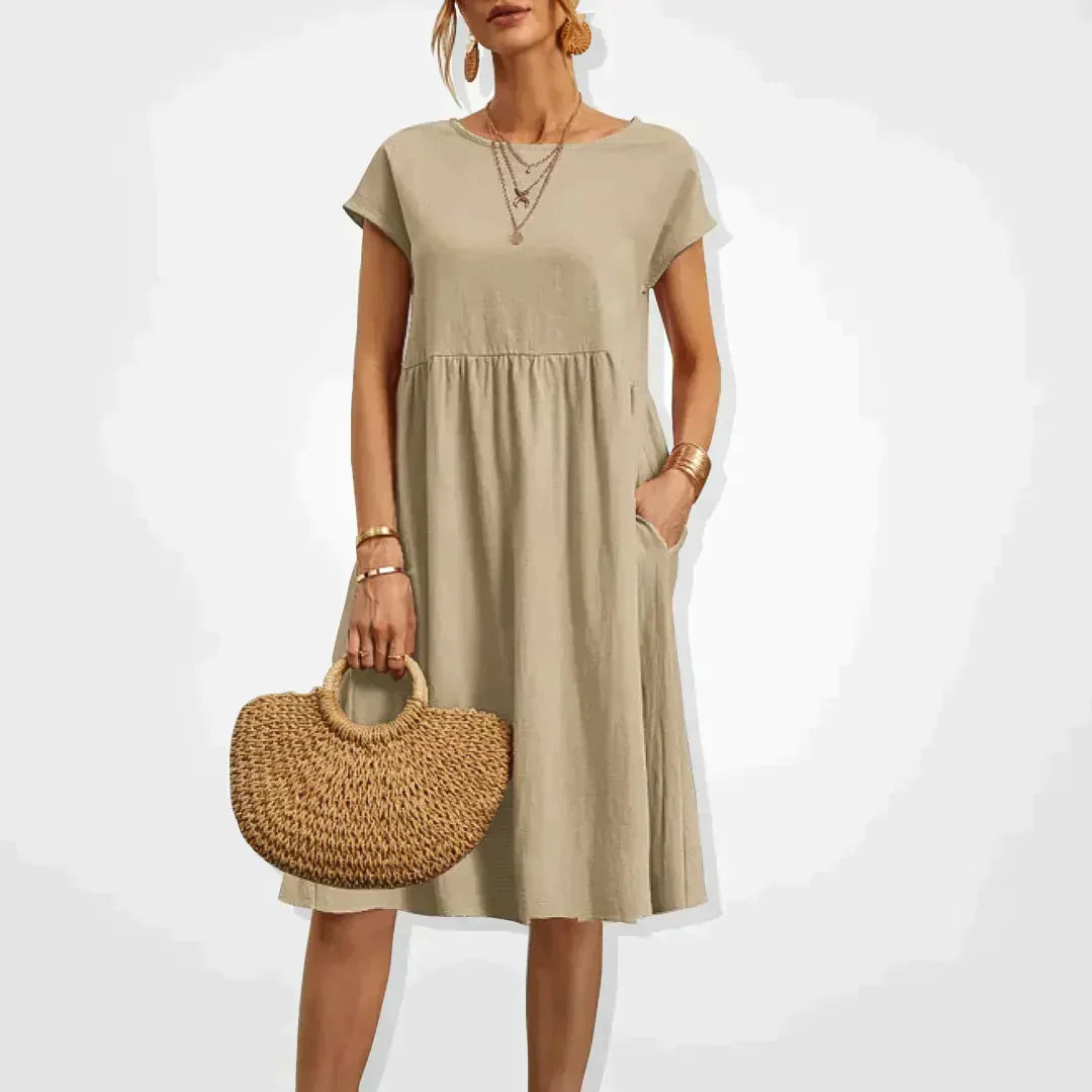 Comfortabele Zomerjurk Voor Vrouwen in de kleur Beige voor dames in stijl ideaal voor de zomer.