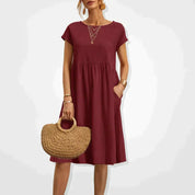 Comfortabele Zomerjurk Voor Vrouwen in de kleur Bordeaux voor dames in stijl ideaal voor de zomer.