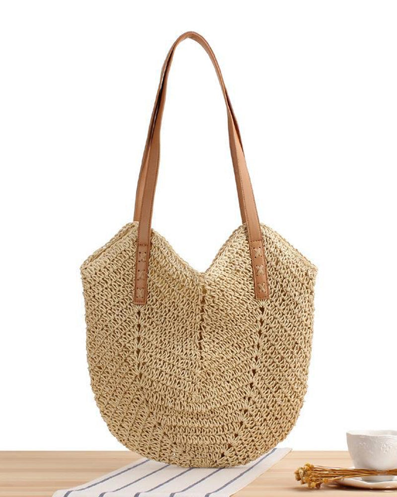 Dames Strandtas van riet in de kleur Beige voor dames in Beach stijl ideaal voor de zomer.