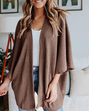 Effen Cardigen met 3/4 mouwen in de kleur Koffie voor dames in stijl ideaal voor de herfst.