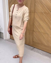 Effen casual jurk met ronde hals in de kleur Khaki voor dames in stijl ideaal voor de herfst.