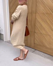 Effen casual jurk met ronde hals in de kleur Khaki voor dames in stijl ideaal voor de herfst.