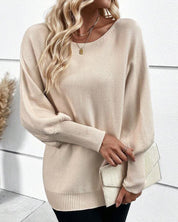 Effenkleurige blouse met een ronde halslijn in de kleur Beige voor dames in stijl ideaal voor de herfst.