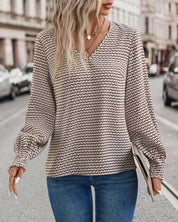 Elegante Blouse met V-hals in de kleur Khaki voor dames in stijl ideaal voor de herfst.