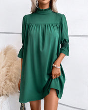 Elegante jurk met col in een effen kleur in de kleur Groen voor dames in stijl ideaal voor de herfst.