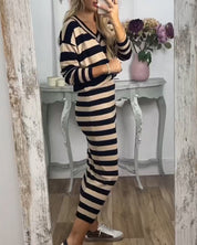 Elegante tweedelige set met gestreepte print in de kleur Zwart voor dames in stijl ideaal voor de herfst.