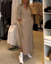 Els | Eénkleurige jurk met 3/4 mouwsplit in de kleur Beige voor dames in stijl ideaal voor de herfst.
