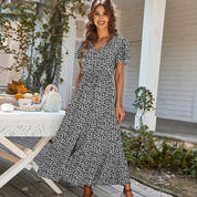 Jurk Anna in de kleur Blauw voor dames in stijl ideaal voor de zomer.