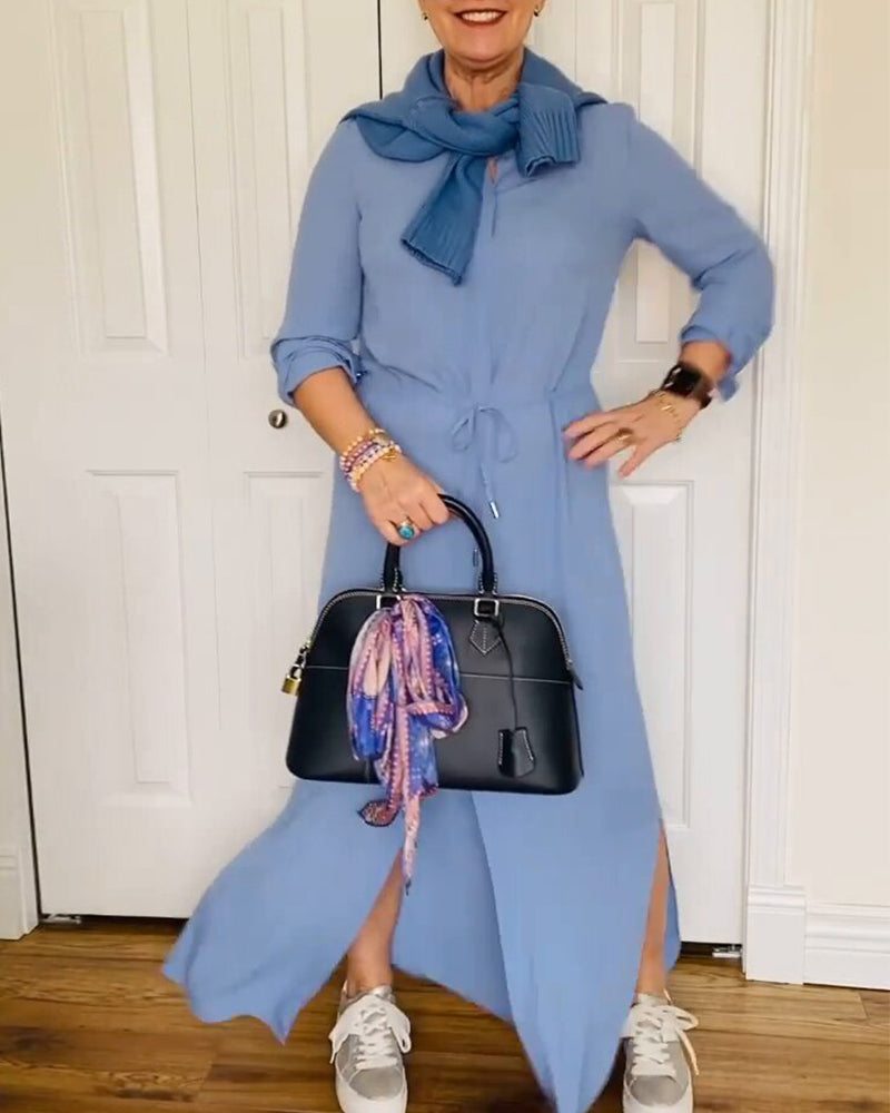 Jurk Elisabeth in de kleur Blauw voor dames in stijl ideaal voor de herfst.