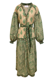 Jurk Isabella in de kleur Groen voor dames in stijl ideaal voor de lente.