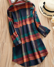 Jurk met lange mouwen en ruitjesprint in de kleur Rood voor dames in stijl ideaal voor de herfst.