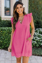 Madelief | Jurk zonder mouwen met V-hals in de kleur Donkerroze voor dames in stijl ideaal voor de lente.