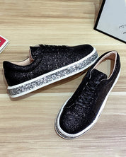 Plateausneakers met glitters in grote maten voor vrouwen in de kleur Zilver voor dames in Party stijl geschikt voor alle seizoenen.