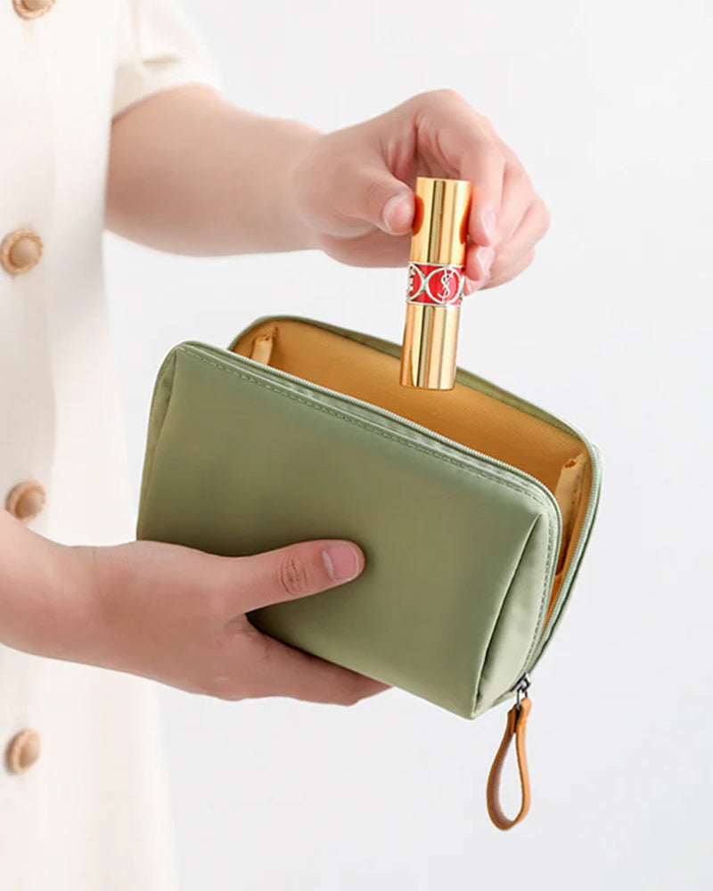 Reis make-uptasje voor vrouwen in de kleur Groen voor dames in stijl ideaal voor de zomer.