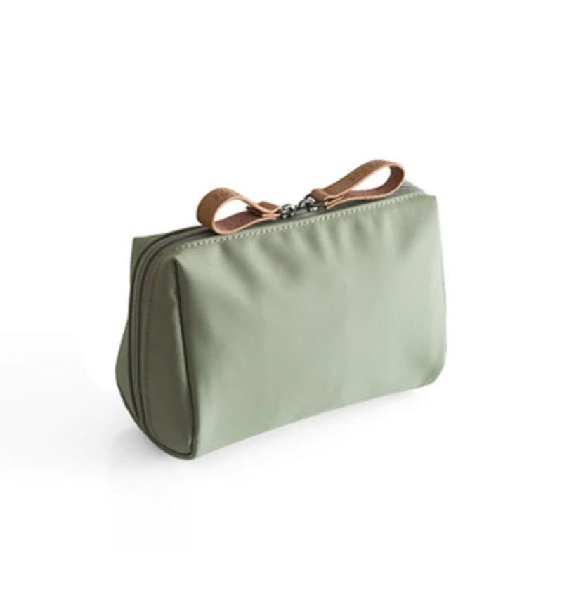 Reis make-uptasje voor vrouwen in de kleur Groen voor dames in stijl ideaal voor de zomer.