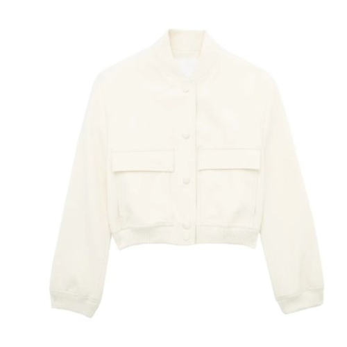 Romy | Short Bomberjack met knopen in de kleur Wit voor dames in Streetwear stijl ideaal voor de herfst.
