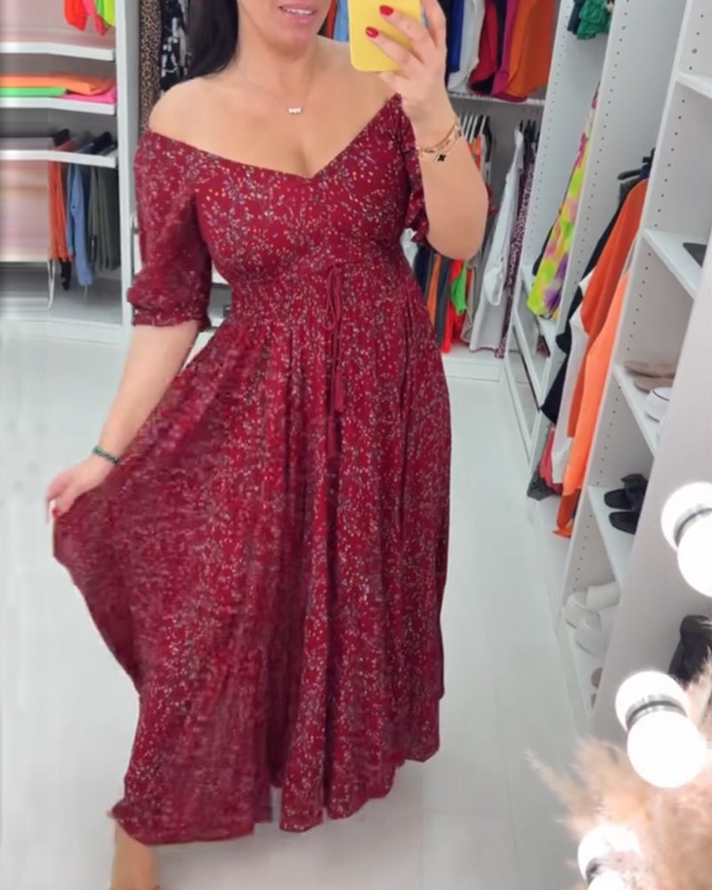 Rood jurkje met V-hals in de kleur Rood voor dames in stijl ideaal voor de herfst.