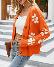 Rozemarijn | Cardigan met bloemenprint in de kleur Khaki voor dames in stijl ideaal voor de lente.