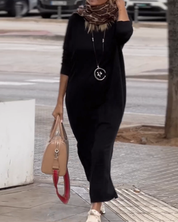 Sweaterjurk met zijsplitten en een ronde halslijn in de kleur Zwart voor dames in Casual stijl ideaal voor de herfst.