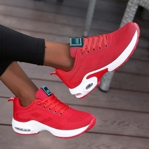 Walkers | Orthopedische Vrouwen Loop Schoenen in de kleur Rood voor dames in stijl geschikt voor alle seizoenen.