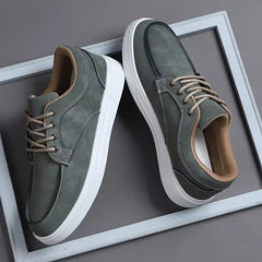 Lage sneakers met lace-up sluiting