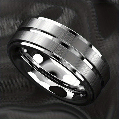 Herenring van hoogwaardig roestvrij staal met een moderne twist van een verfijnde gegroefde textuur. Deze ring biedt een informele en gepolijste uitstraling, ideaal voor diverse gelegenheden. Met een breedte van 8 mm zorgt deze ring voor een robuuste uitstraling en is geschikt voor zowel informele als speciale gelegenheden. Perfect als cadeau voor vaders of vrienden.