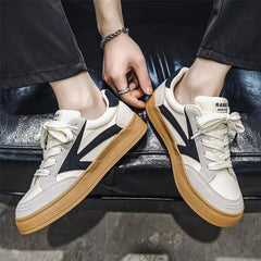 Lage sneakers met lace-up sluiting