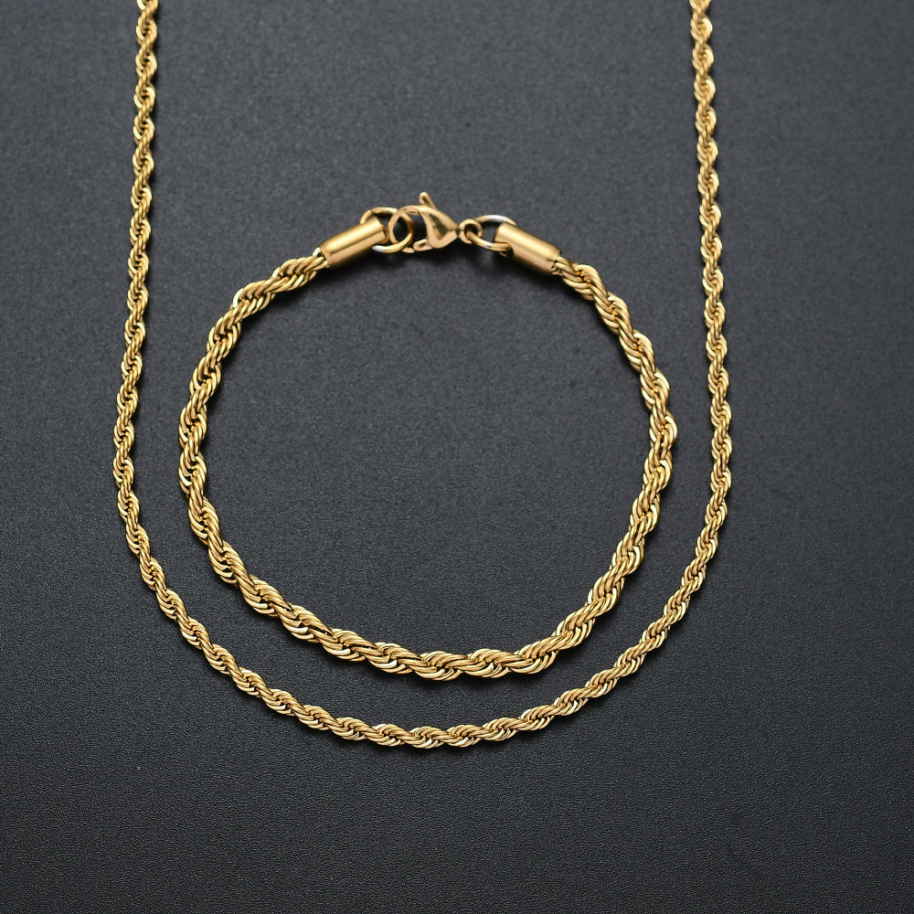 Roestvrijstalen vergulde armband en ketting set, gemaakt van hoogwaardig 316L roestvrij staal met een luxe vergulde afwerking. Geschikt voor zowel mannen als vrouwen en perfect om elke outfit te verfraaien.