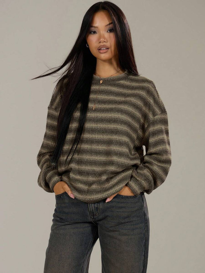 Oversize sweter w paski